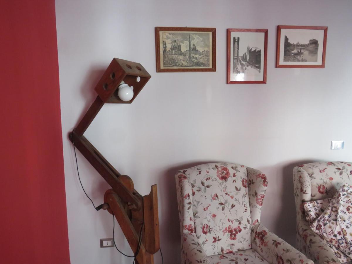 Maddy House Rom